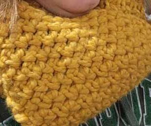 Beginner-Friendly Moss Stitch Scarf Pattern for Winter